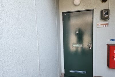 東区アパートドア塗装工事